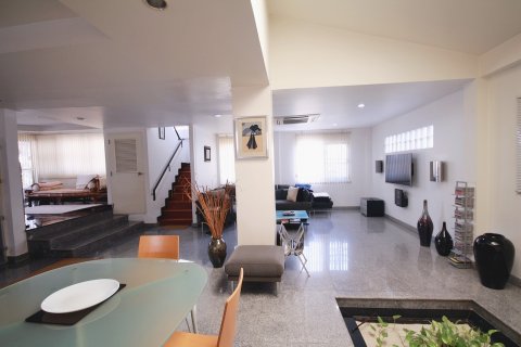 Casa de 4 dormitorios en Hua Hin, Tailandia № 125237 - foto 8