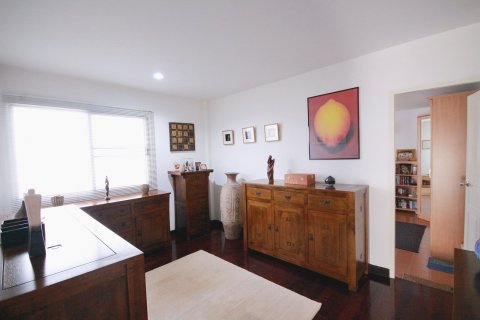 Casa de 4 dormitorios en Hua Hin, Tailandia № 125237 - foto 15