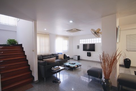 Casa de 4 dormitorios en Hua Hin, Tailandia № 125237 - foto 9