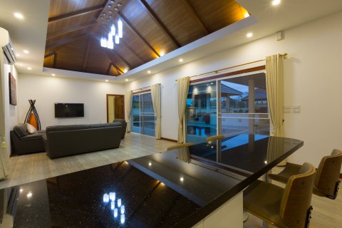 Casa de 3 dormitorios en Hua Hin, Tailandia № 125180 - foto 10