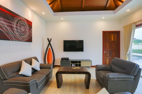 Casa de 3 dormitorios en Hua Hin, Tailandia № 125180 - foto 11