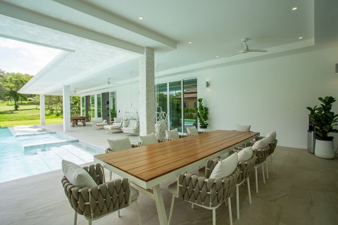 Casa de 4 dormitorios en Hua Hin, Tailandia № 125177 - foto 7