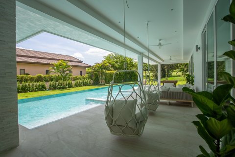Casa de 4 dormitorios en Hua Hin, Tailandia № 125177 - foto 5