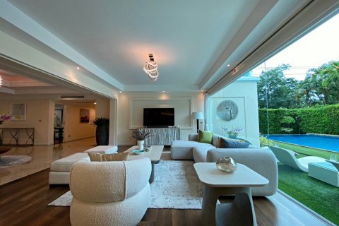 Casa de 4 dormitorios en Hua Hin, Tailandia № 125176 - foto 11