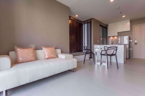 คอนโดมิเนียมในกรุงเทพฯ, ประเทศไทย, 1 ห้องนอน ใน Rhythm Sukhumvit 42 № 78430