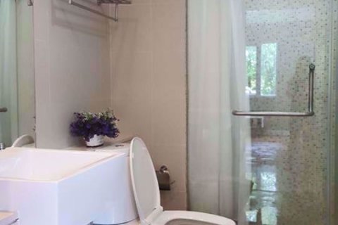 Condominio de 2 dormitorios en Watthana, Bangkok, Tailandia № 77225 - foto 8