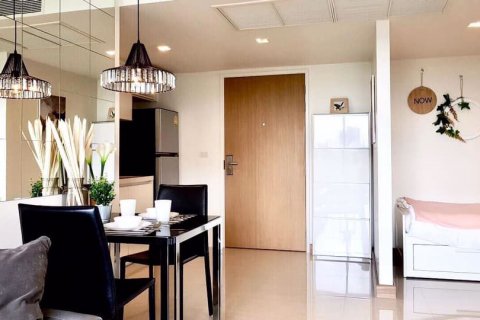 Condominio de 2 dormitorios en Watthana, Bangkok, Tailandia № 77228 - foto 3