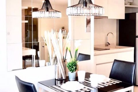 Condominio de 2 dormitorios en Watthana, Bangkok, Tailandia № 77228 - foto 9
