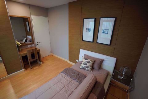 Condominio de 2 dormitorios en Khlong Toei, Bangkok, Tailandia № 77226 - foto 8