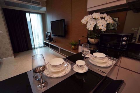 Condominio de 2 dormitorios en Khlong Toei, Bangkok, Tailandia № 77226 - foto 2