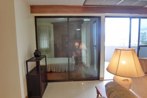 Condominio de 2 dormitorios en Bangkok, Tailandia № 143604 - foto 10