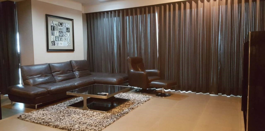 Condominio de 3 dormitorios en Sathon, Bangkok, Tailandia № 143608