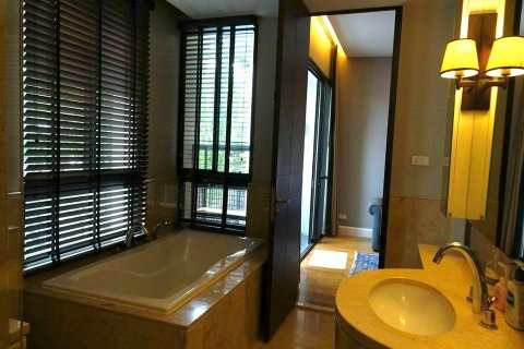 Condominio de 1 dormitorio en Bangkok, Tailandia № 143605 - foto 4