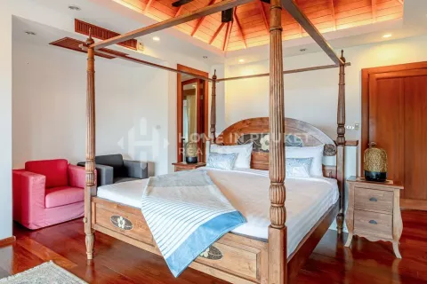 Casa de 4 dormitorios en Phuket, Tailandia № 131881 - foto 22