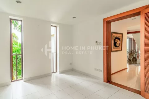Casa de 4 dormitorios en Phuket, Tailandia № 131881 - foto 28