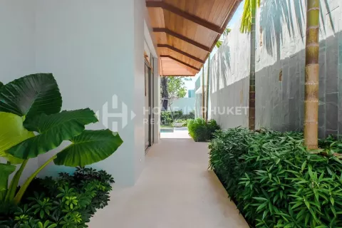Casa de 3 dormitorios en Phuket, Tailandia № 131880 - foto 30