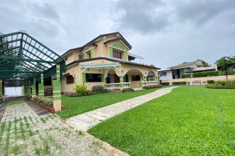 Haus in Chiang Mai, Thailand 6 Schlafzimmer № 75866