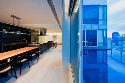 Condo à Watthana, Bangkok, Thaïlande, 3 chambres  № 123602 - photo 2