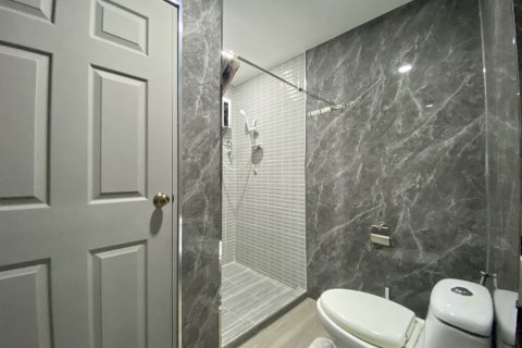 Apartamento de 384 dormitorios en Pattaya, Tailandia № 130378 - foto 18