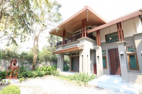 Villa à Chiang Mai, Thaïlande 4 chambres № 119591