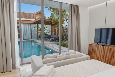 Chalet de 4 dormitorios en Bang Tao, Tailandia № 79466 - foto 5