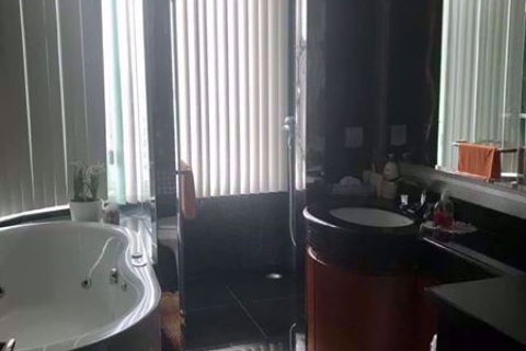 Condo à Bang Rak, Bangkok, Thaïlande, 2 chambres № 76958 - photo 5