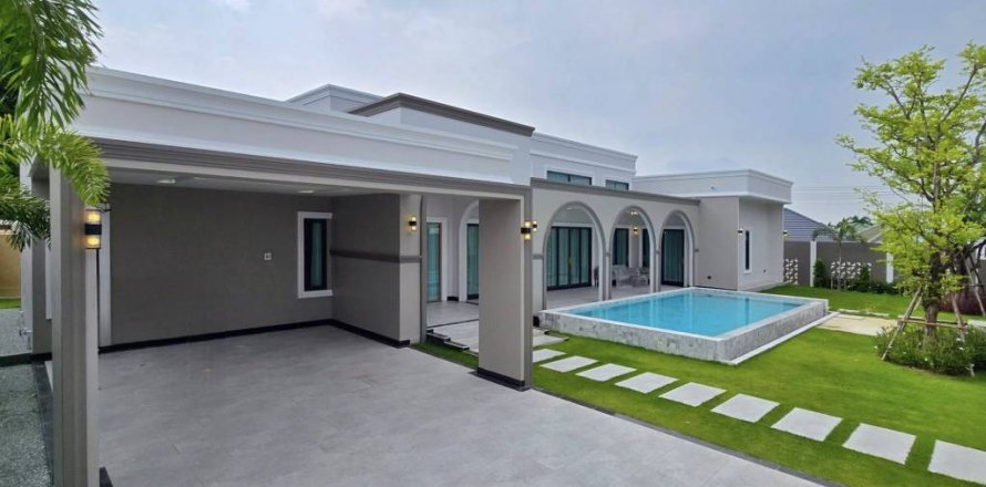Chalet de 4 dormitorios en Pattaya, Tailandia № 124449