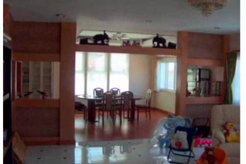 Casa de 11 dormitorios en Pattaya, Tailandia № 101316 - foto 4