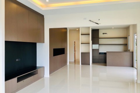Chalet de 3 dormitorios en Jomtien Beach, Pattaya, Tailandia № 101314 - foto 9