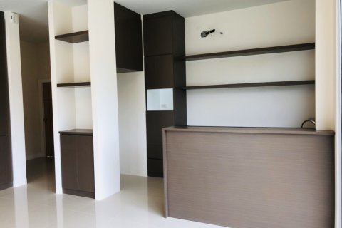 Chalet de 3 dormitorios en Jomtien Beach, Pattaya, Tailandia № 101314 - foto 17