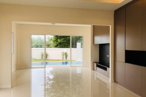Chalet de 3 dormitorios en Jomtien Beach, Pattaya, Tailandia № 101314 - foto 15