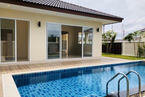 Chalet de 3 dormitorios en Jomtien Beach, Pattaya, Tailandia № 101314 - foto 4