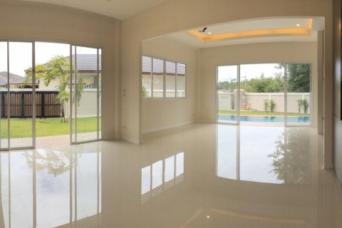 Chalet de 3 dormitorios en Jomtien Beach, Pattaya, Tailandia № 101314 - foto 14
