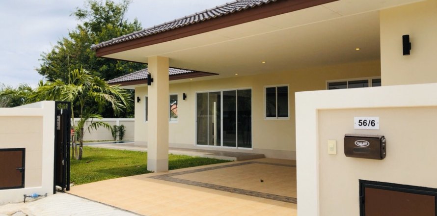 Chalet de 3 dormitorios en Jomtien Beach, Pattaya, Tailandia № 101314