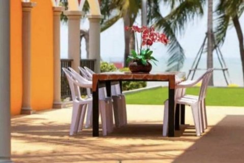 Chalet de 4 dormitorios en Prachuap Khiri Khan, Tailandia № 116097 - foto 5