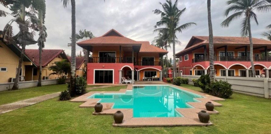 Chalet de 4 dormitorios en Prachuap Khiri Khan, Tailandia № 116097