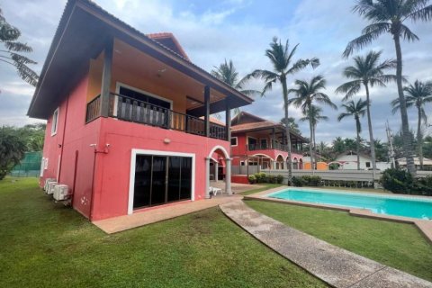 Chalet de 4 dormitorios en Prachuap Khiri Khan, Tailandia № 116097 - foto 8