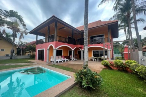 Chalet de 4 dormitorios en Prachuap Khiri Khan, Tailandia № 116097 - foto 7