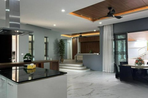 Chalet de 4 dormitorios en Phuket, Tailandia № 116096 - foto 6