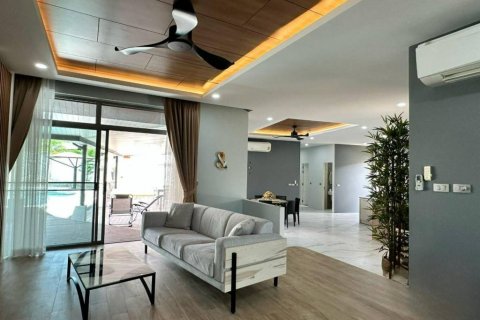 Chalet de 4 dormitorios en Phuket, Tailandia № 116096 - foto 2