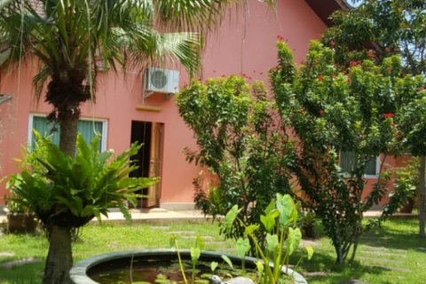 Chalet de 3 dormitorios en Pattaya, Tailandia № 101301 - foto 30