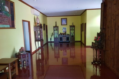Chalet de 3 dormitorios en Pattaya, Tailandia № 101301 - foto 4