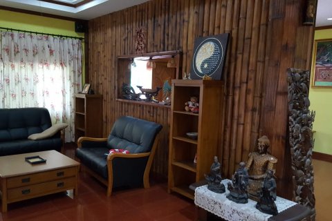Chalet de 3 dormitorios en Pattaya, Tailandia № 101301 - foto 6