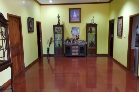 Chalet de 3 dormitorios en Pattaya, Tailandia № 101301 - foto 2