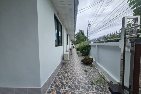 Casa de 5 dormitorios en Hua Hin, Tailandia № 144407 - foto 4