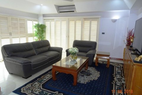 Apartamento de 2 dormitorios en Pattaya, Tailandia № 101524 - foto 3