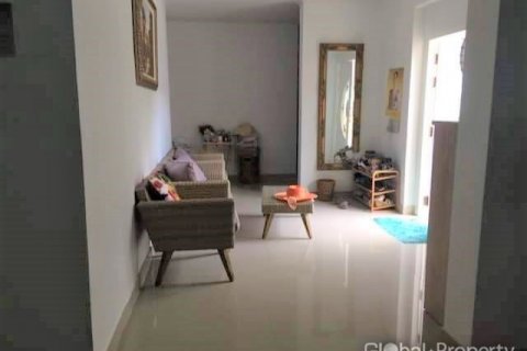 Casa de 3 dormitorios en Pattaya, Tailandia № 81931 - foto 6