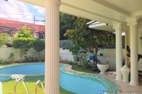 Casa de 3 dormitorios en Pattaya, Tailandia № 81931 - foto 15