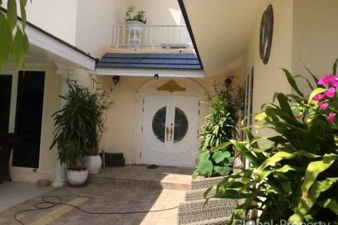 Casa de 3 dormitorios en Pattaya, Tailandia № 81931 - foto 14