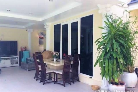 Casa de 3 dormitorios en Pattaya, Tailandia № 81931 - foto 12